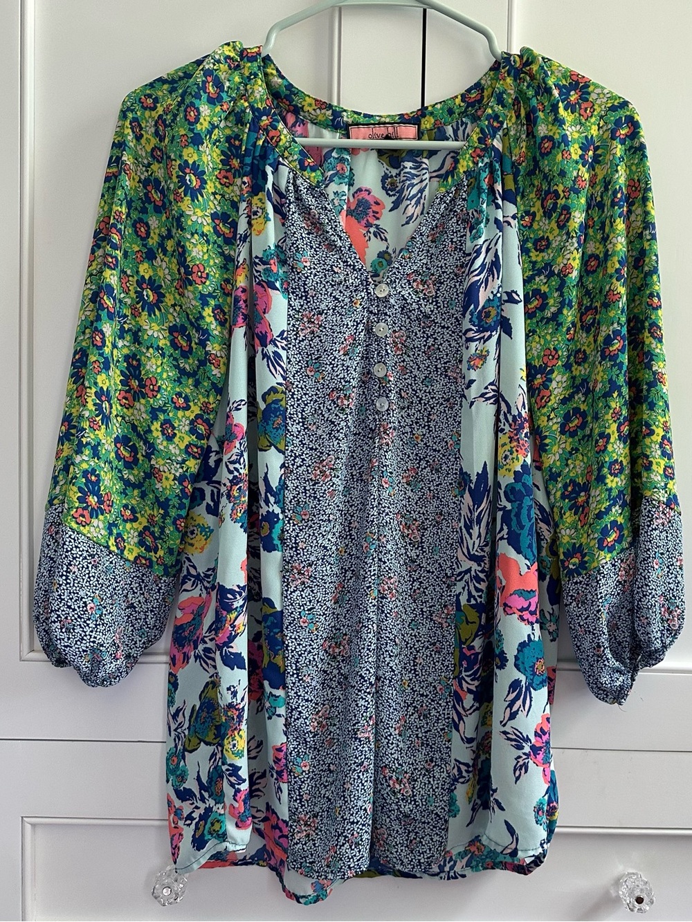 Olive Hill floral blouse with button front bodice, size S